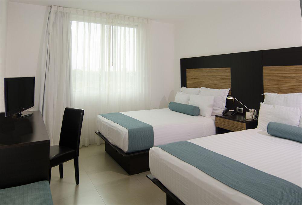 Wyndham Garden Silao Bajio Aeropuerto Hotel Exterior photo